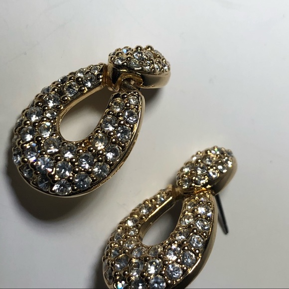 🌺Swarovski Pierced gold tone pierced Earrings - Picture 5 of 5